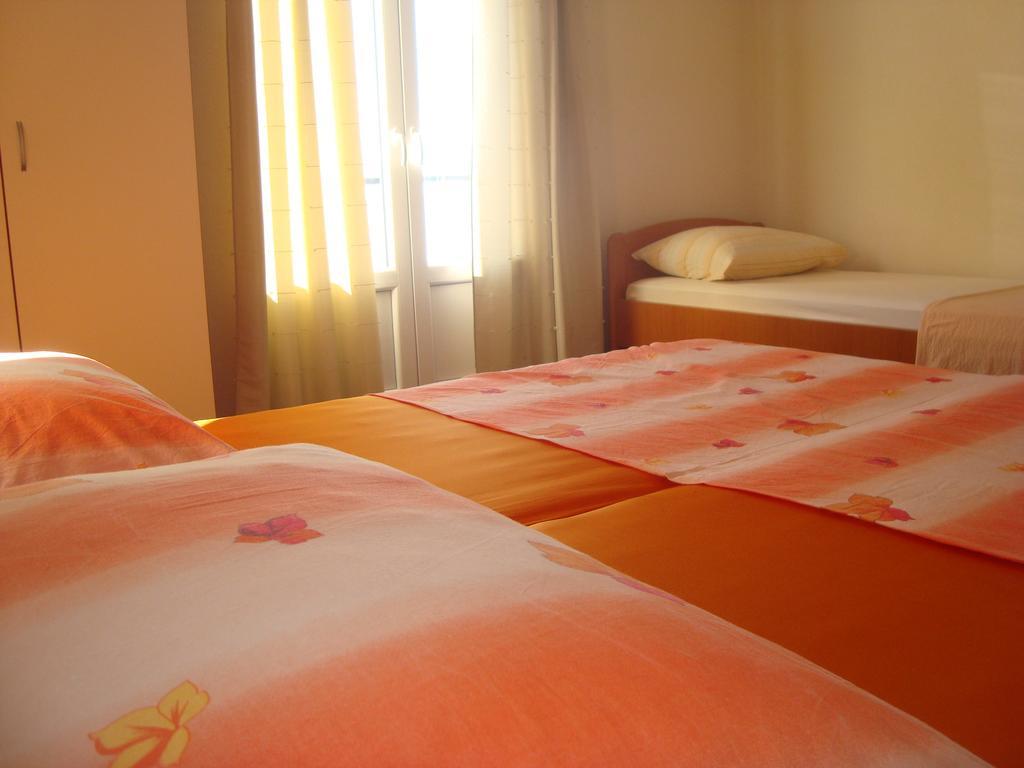 Apartments Roncevic #Joko# グラダツ 部屋 写真