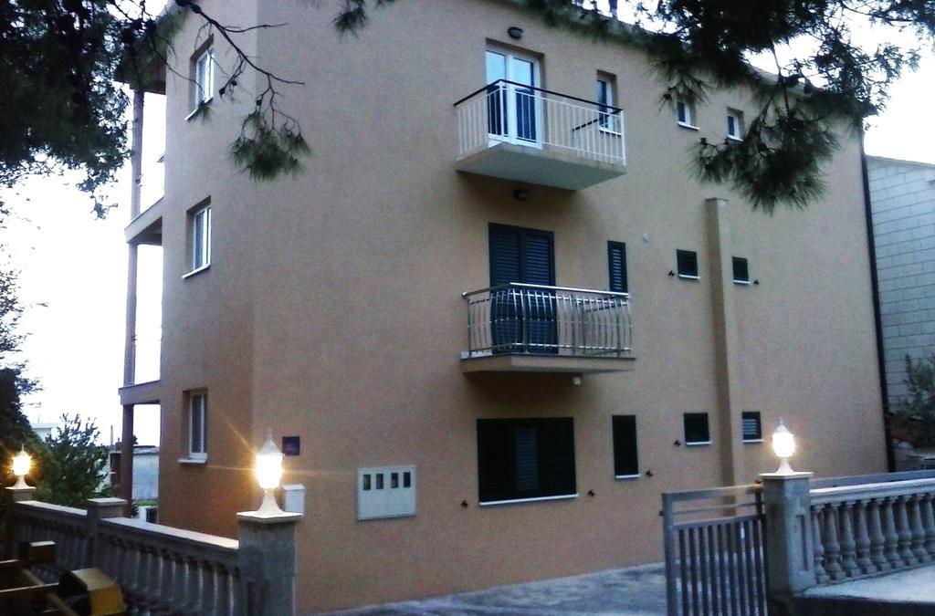 Apartments Roncevic #Joko# グラダツ 部屋 写真