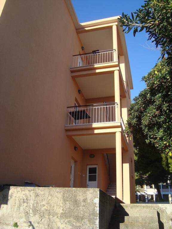 Apartments Roncevic #Joko# グラダツ 部屋 写真