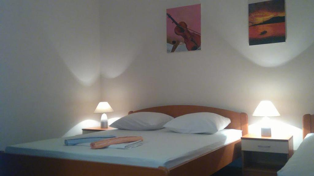 Apartments Roncevic #Joko# グラダツ エクステリア 写真