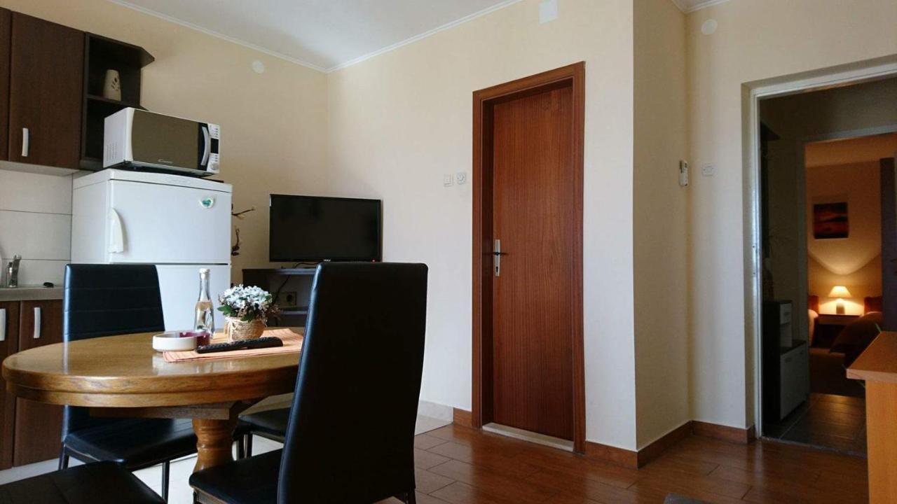Apartments Roncevic #Joko# グラダツ エクステリア 写真
